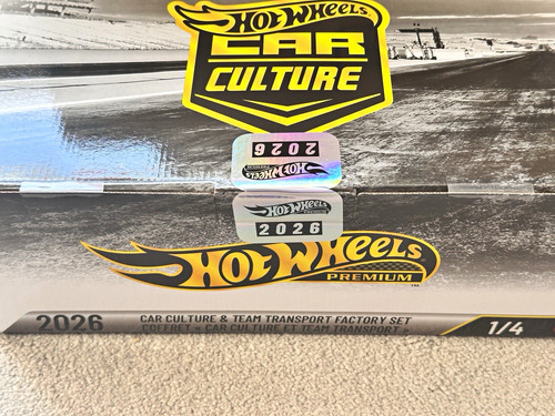 Hot wheels premium car - hot,