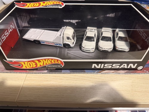 Hot wheels premium nissan - wheels,