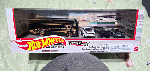 Hot wheels premium - hot,