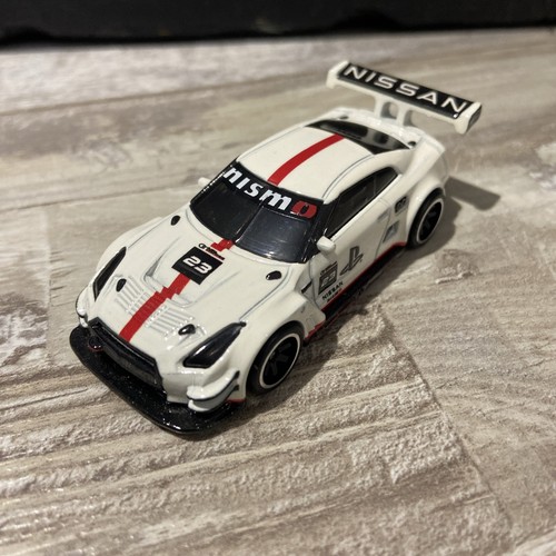 Hot wheels premium - nissan, gt-r